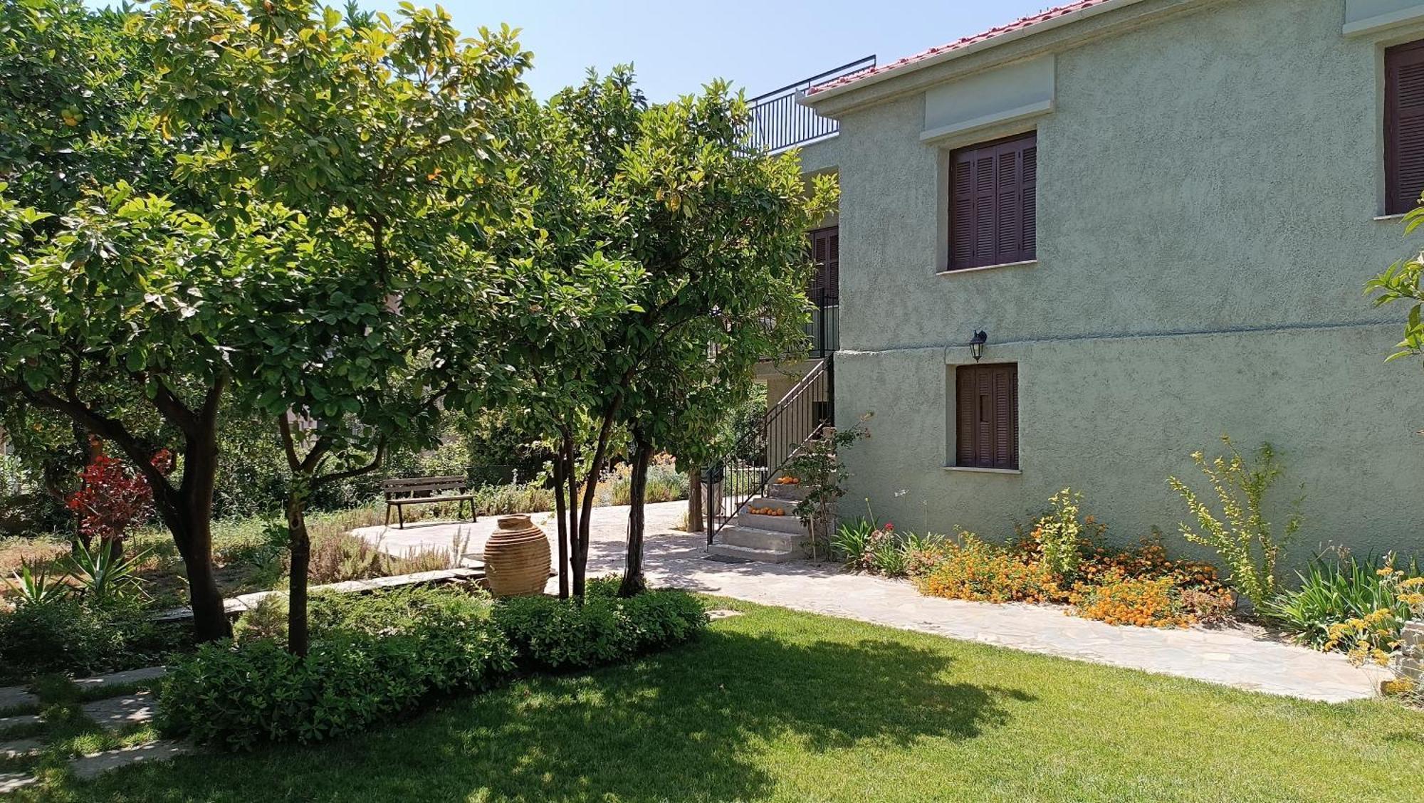 Betty'S Garden House Villa Néa Ankhíalos Екстериор снимка